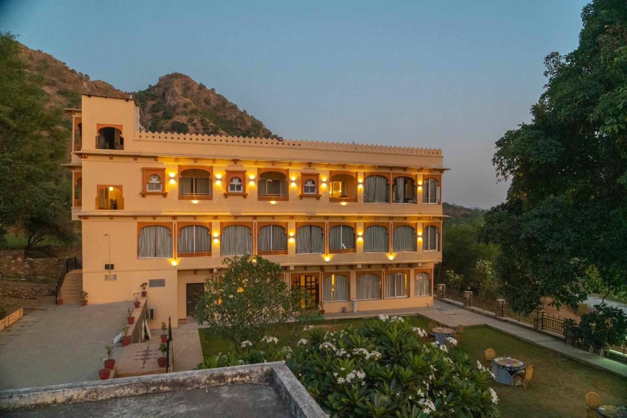 Udai Nature Valley Resort - A Peace Full Farmhouse Resort Udaipur Dış mekan fotoğraf